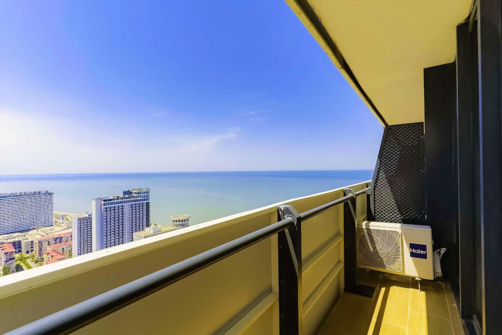 Luxury Beach Front Hotel Μπατούμι Εξωτερικό φωτογραφία