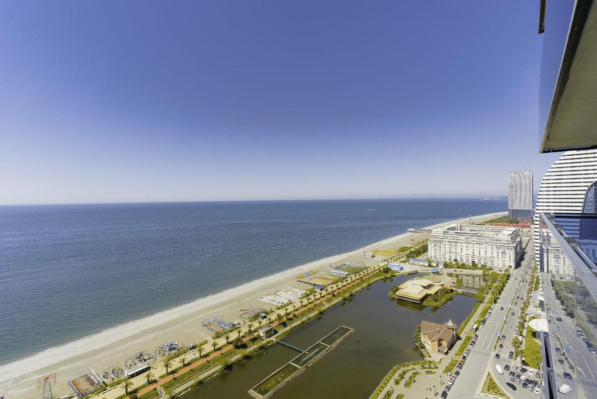 Luxury Beach Front Hotel Μπατούμι Εξωτερικό φωτογραφία