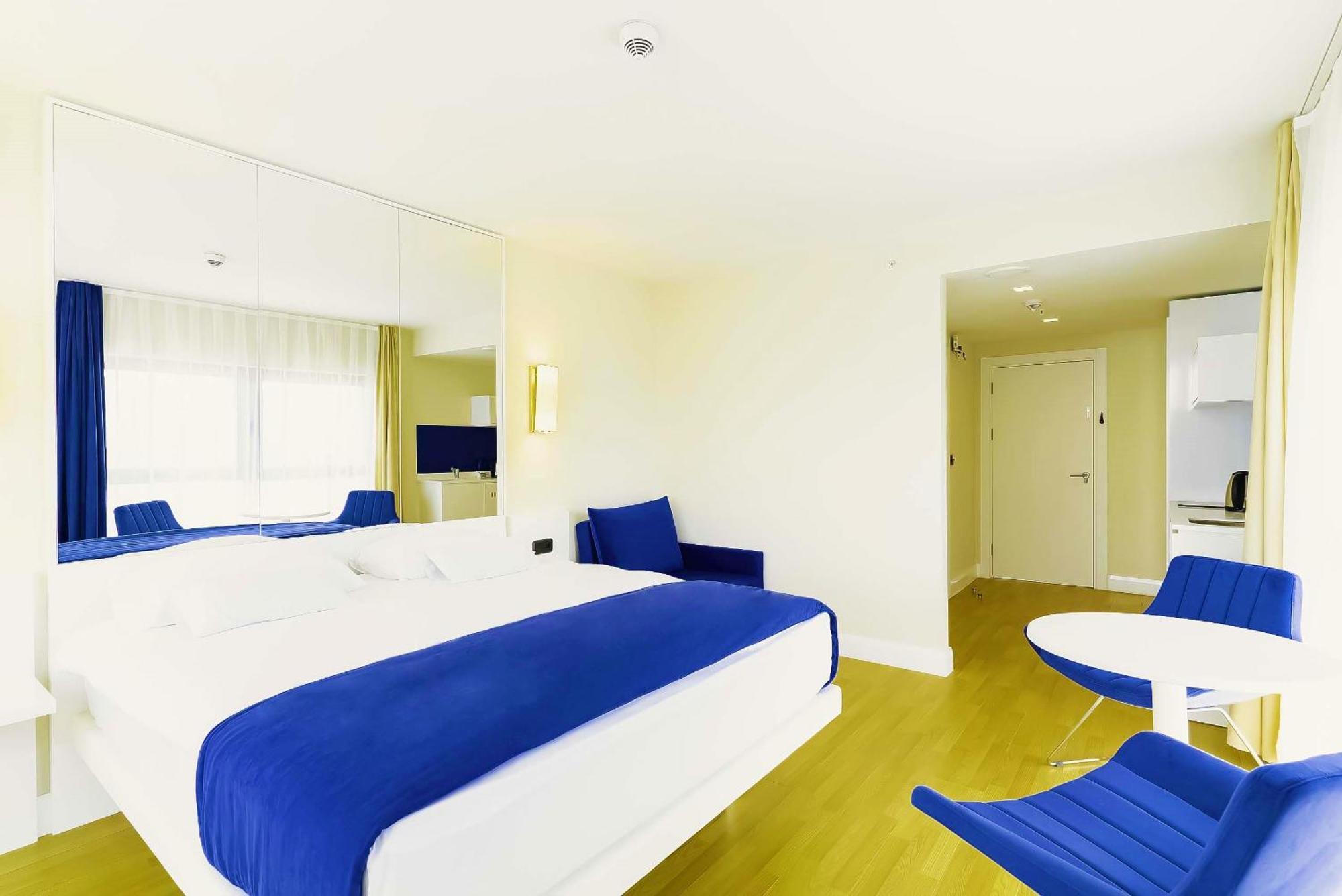 Luxury Beach Front Hotel Μπατούμι Εξωτερικό φωτογραφία