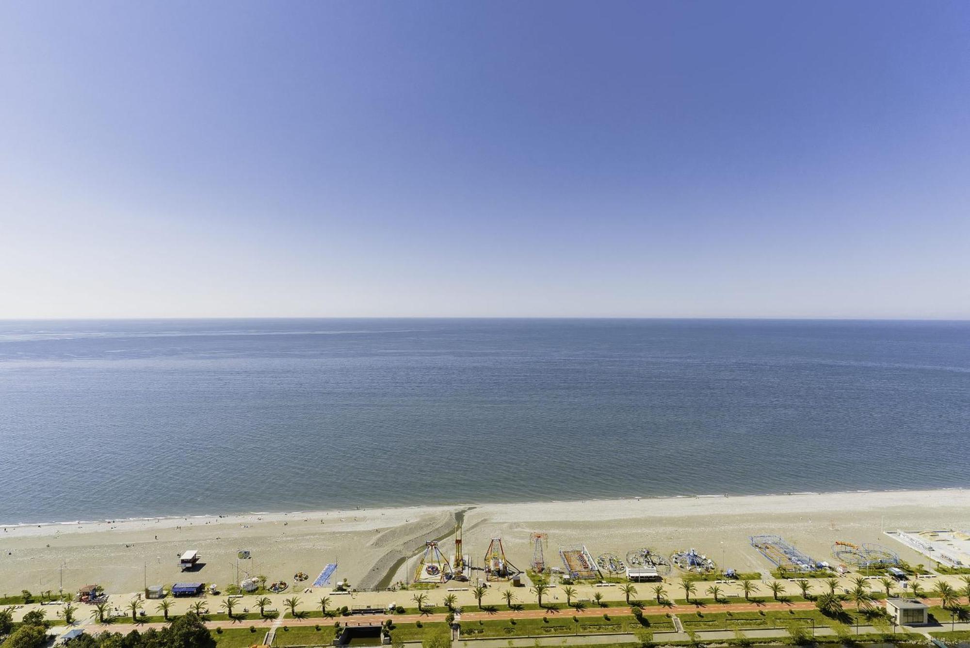 Luxury Beach Front Hotel Μπατούμι Εξωτερικό φωτογραφία