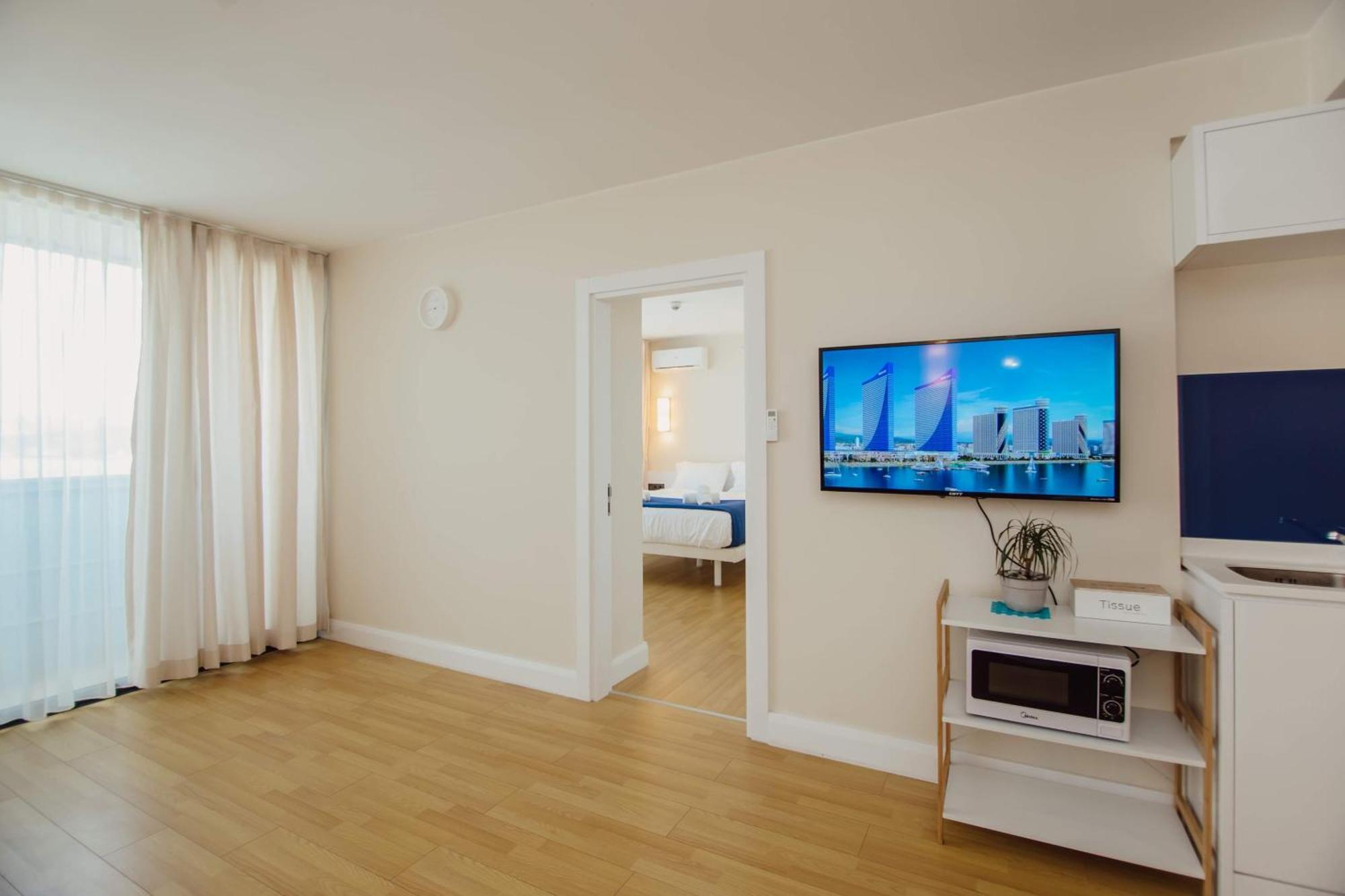 Luxury Beach Front Hotel Μπατούμι Εξωτερικό φωτογραφία