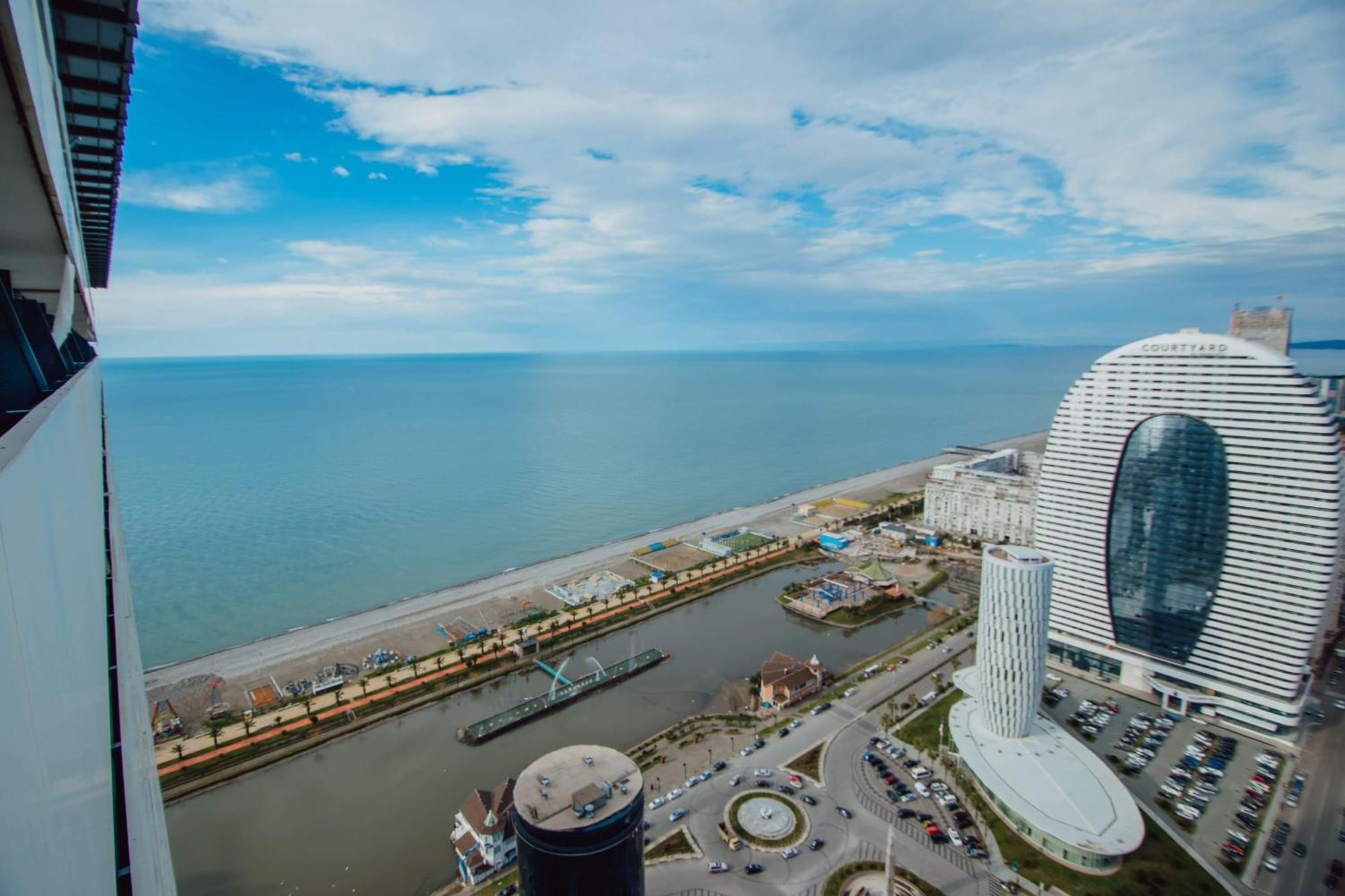 Luxury Beach Front Hotel Μπατούμι Εξωτερικό φωτογραφία