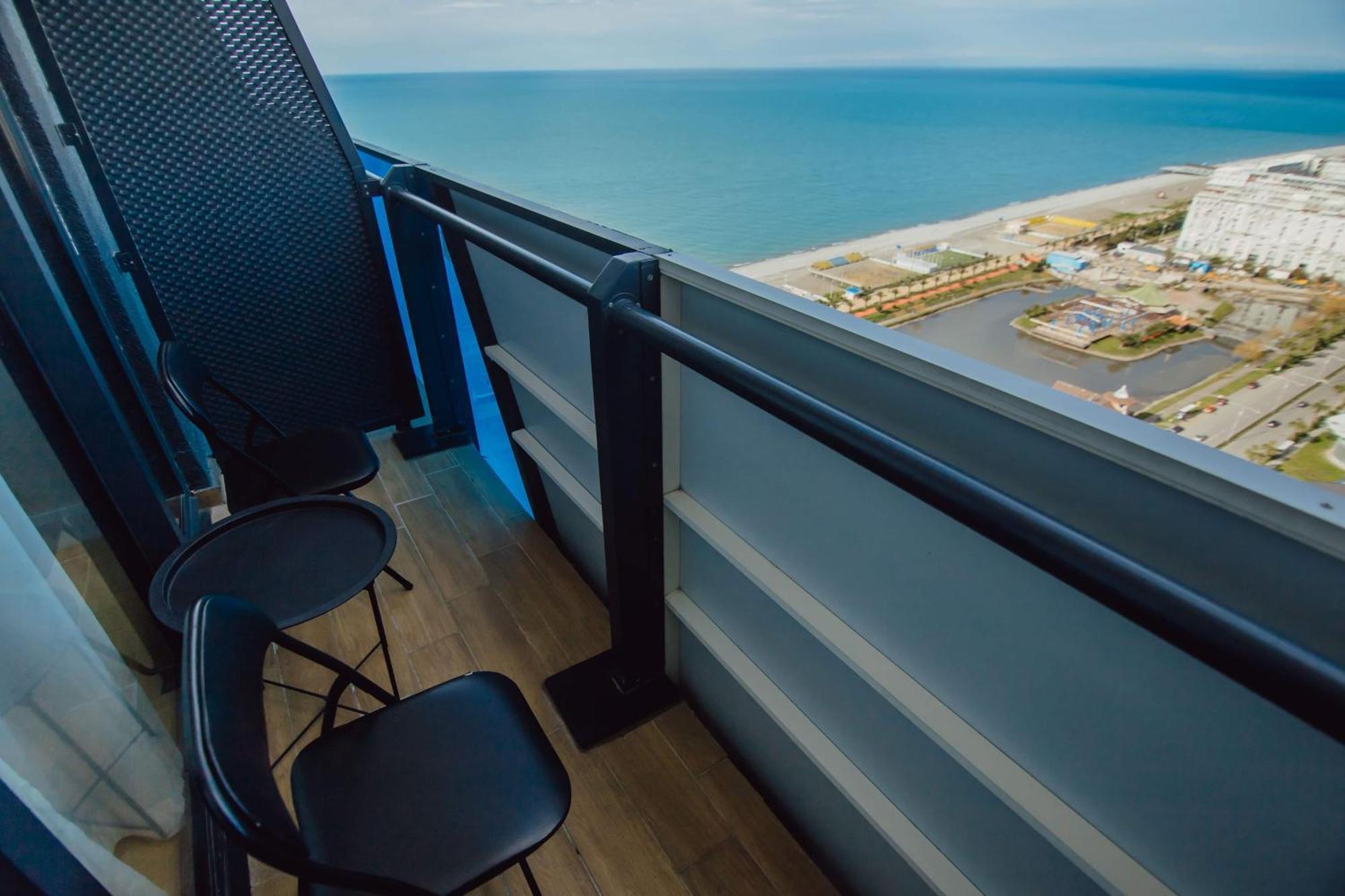 Luxury Beach Front Hotel Μπατούμι Εξωτερικό φωτογραφία