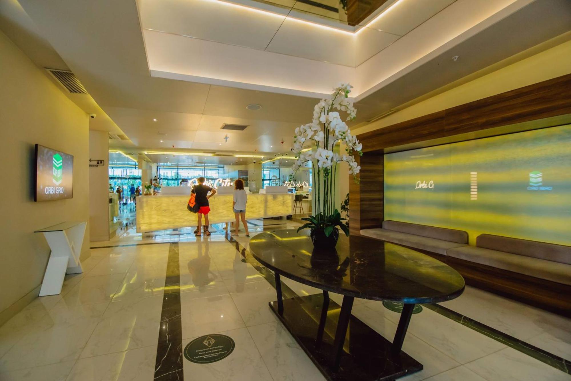 Luxury Beach Front Hotel Μπατούμι Εξωτερικό φωτογραφία