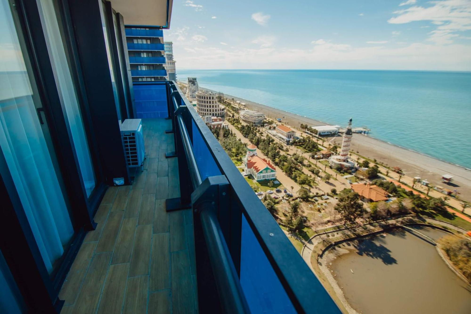 Luxury Beach Front Hotel Μπατούμι Εξωτερικό φωτογραφία