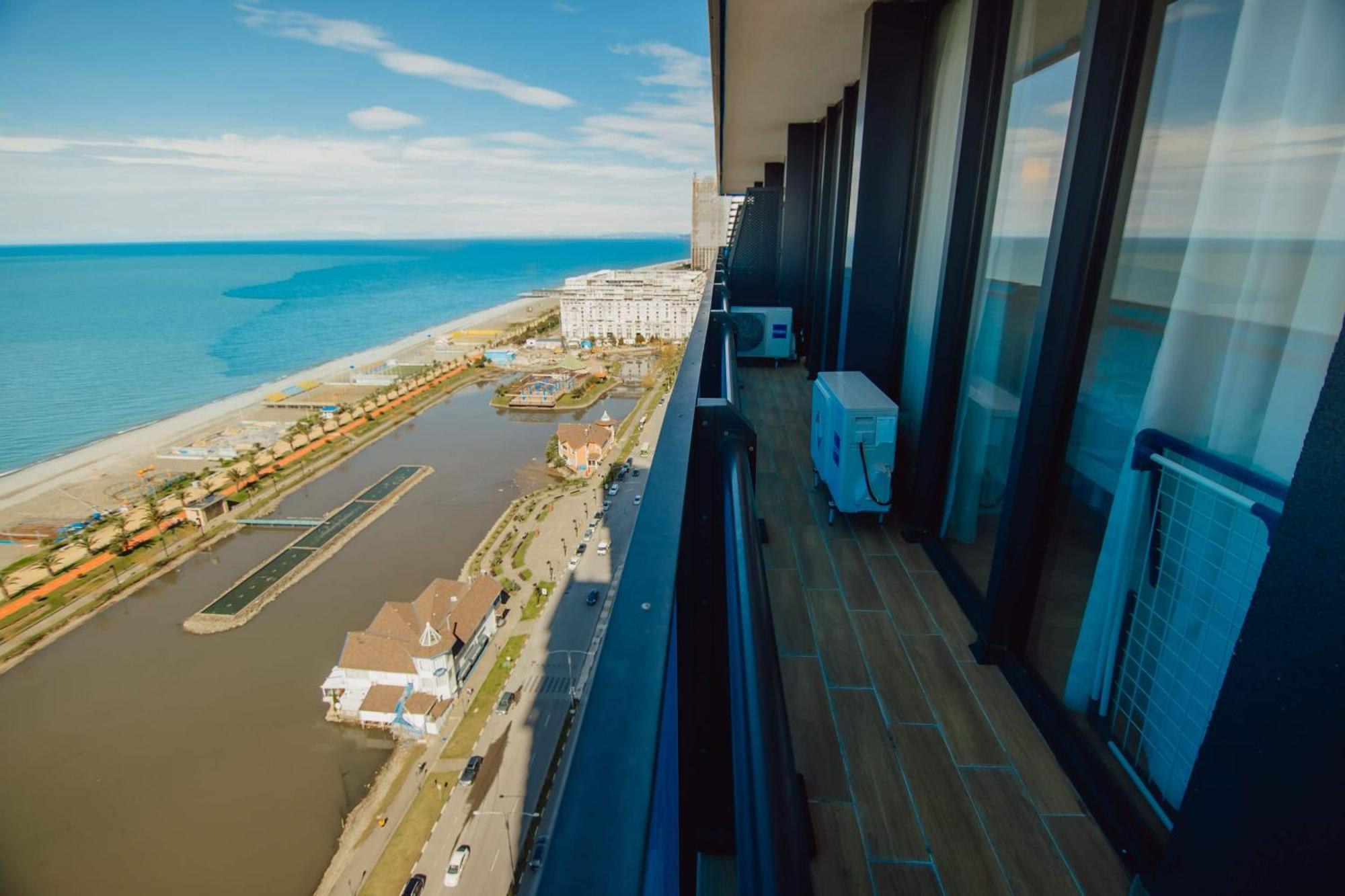 Luxury Beach Front Hotel Μπατούμι Εξωτερικό φωτογραφία