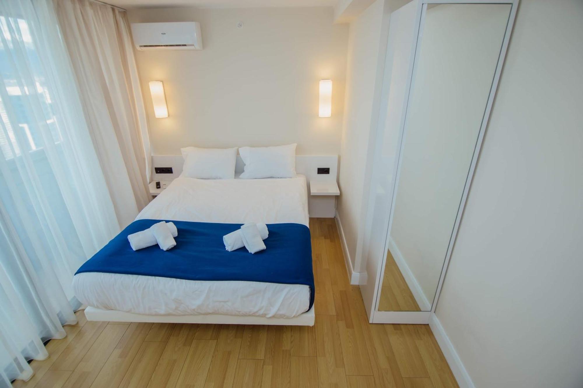 Luxury Beach Front Hotel Μπατούμι Εξωτερικό φωτογραφία