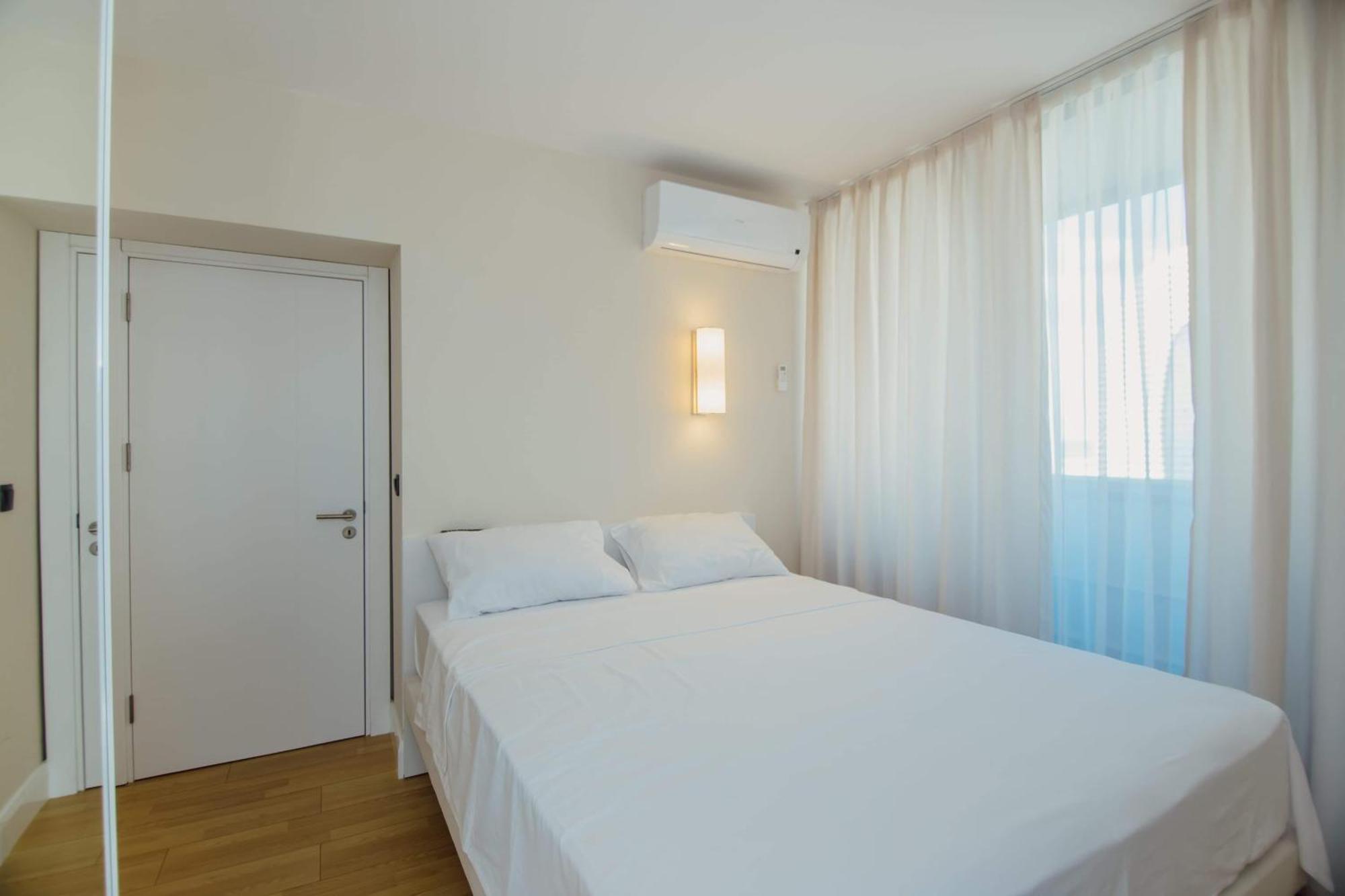 Luxury Beach Front Hotel Μπατούμι Εξωτερικό φωτογραφία
