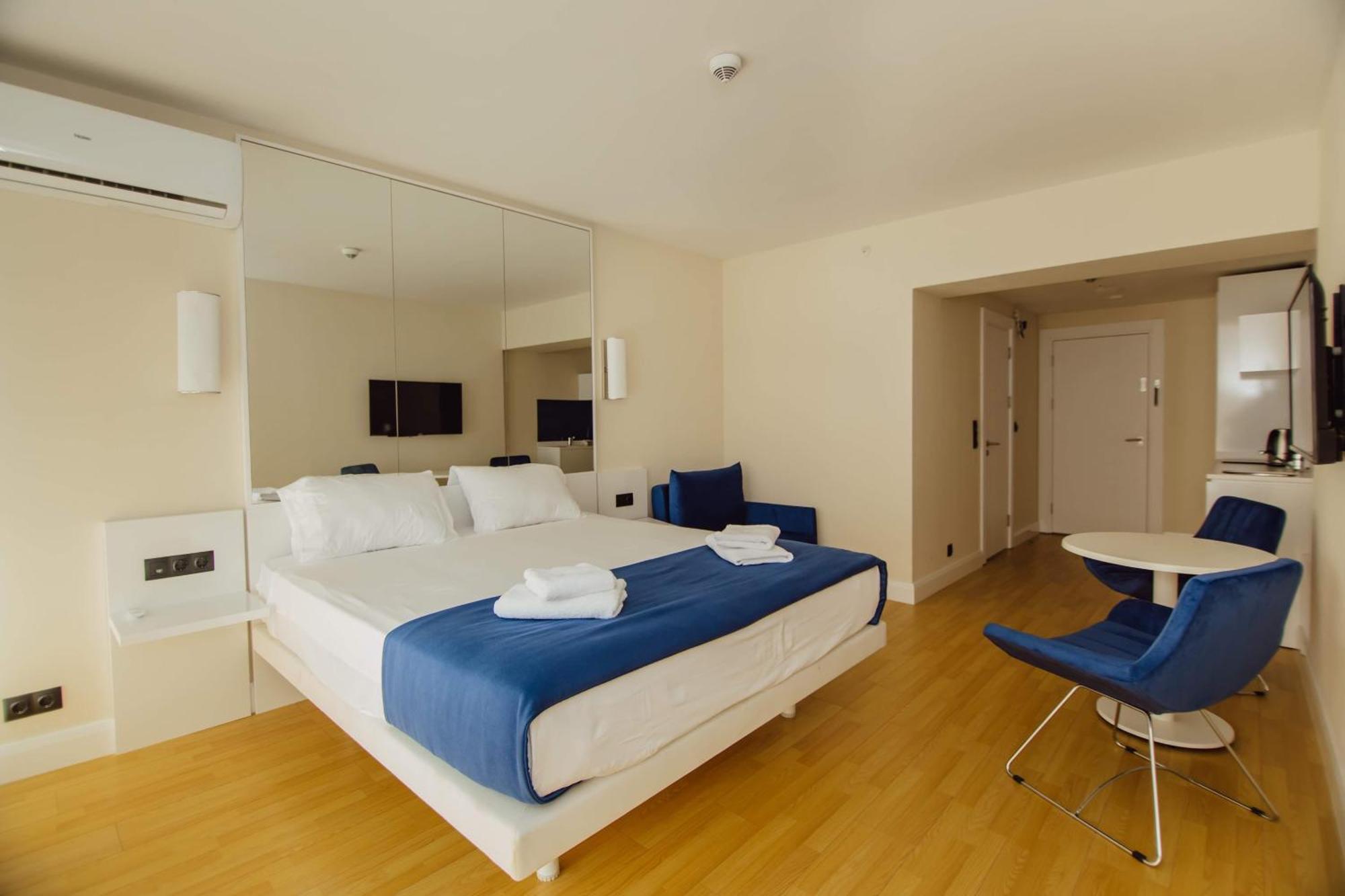 Luxury Beach Front Hotel Μπατούμι Εξωτερικό φωτογραφία