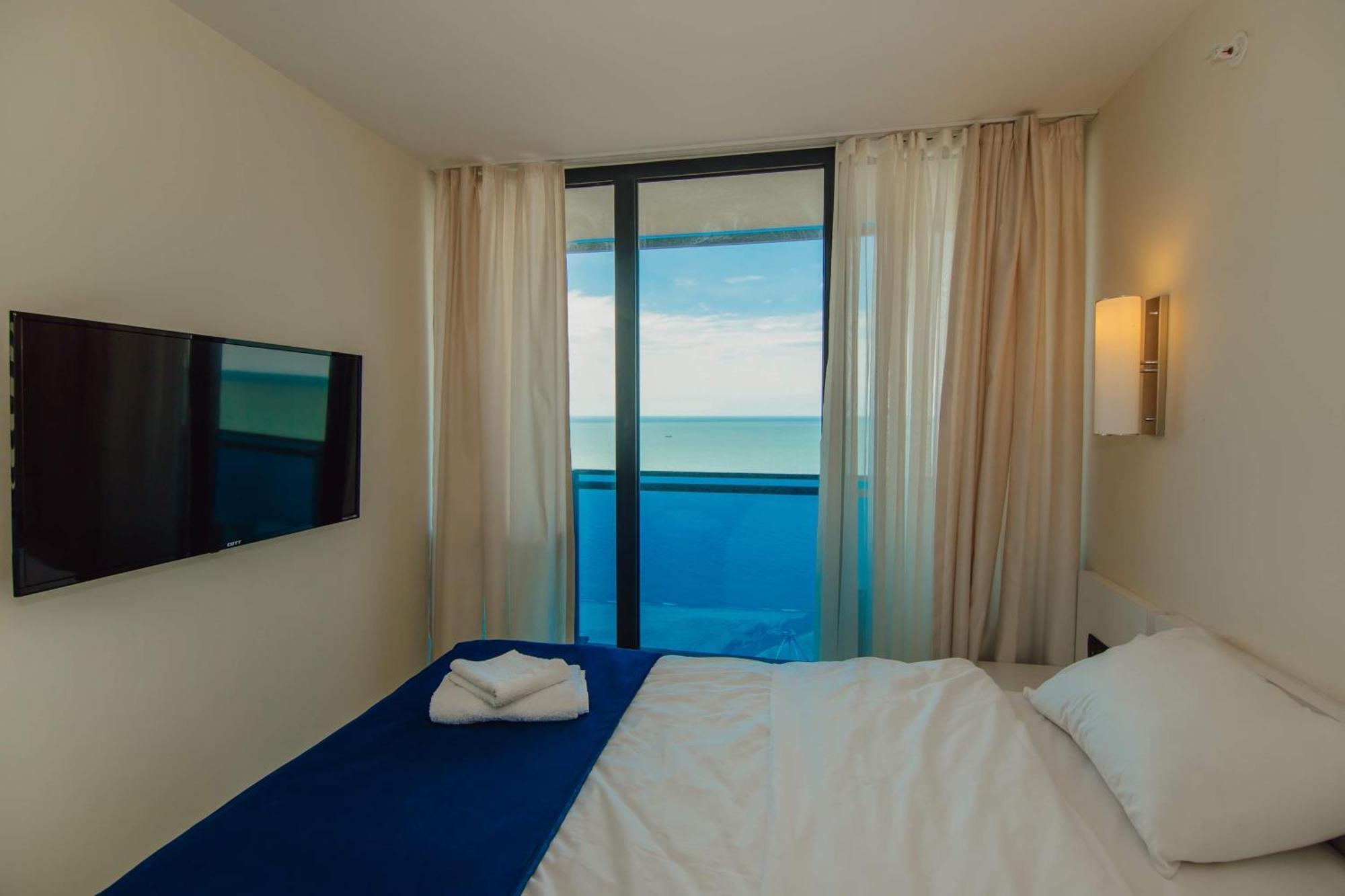 Luxury Beach Front Hotel Μπατούμι Εξωτερικό φωτογραφία